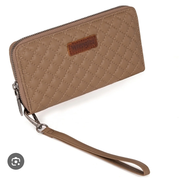 Wrangler Handbags - Wrangler Quilted Tan Wristlet Clutch